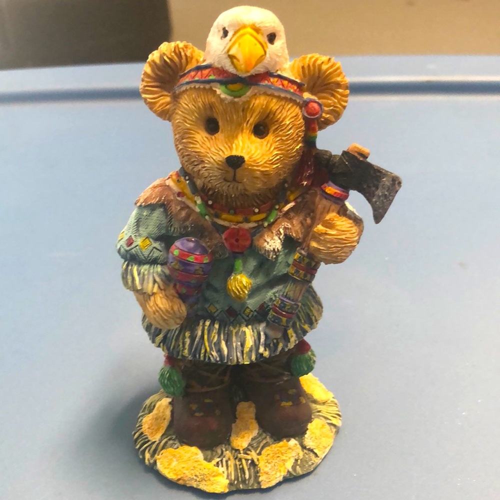 Vintage Boyd’s Bear ( Resin) Native Bear Collection💗